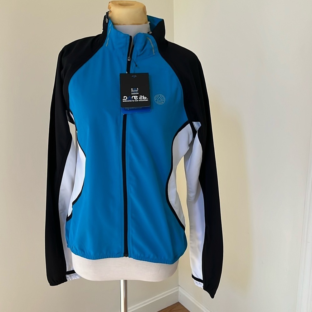 New! Dare2B women’s sz 10, blue/black vented zippered windbreaker.